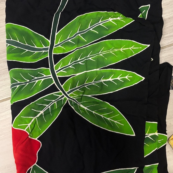Floral Black and Red Sarong from Maui - Picture 4 of 5